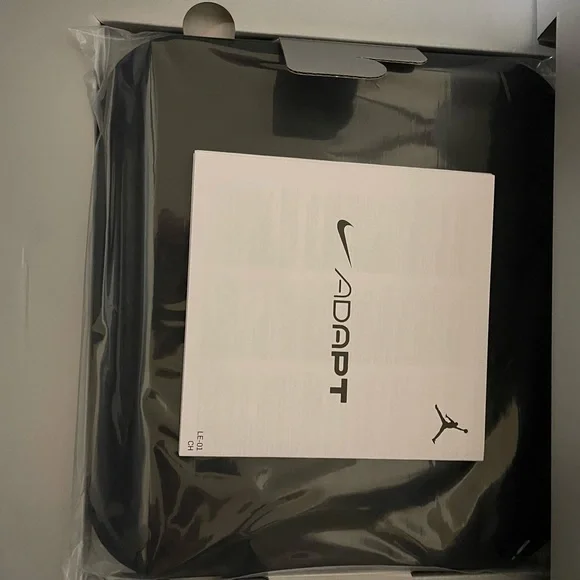 Jordan 11 Adapt - Picture 9 of 16